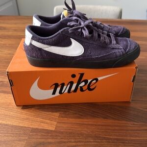 Nike Low Blazer Purple (raisin) Suede Sneakers